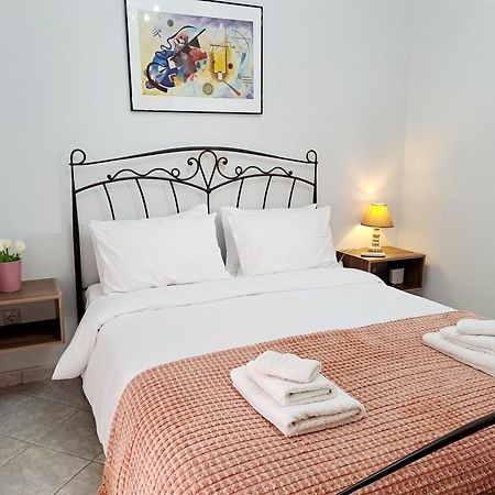 Bright Apartment In Nea Palatia • Oropos Kültér fotó